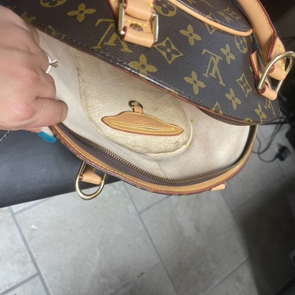 Authentic Leather Louis Vuitton Ellipse Handbag - Picture 7 of 9